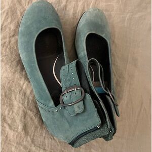 Sz. 11 Dansko dusty teal ankle shoes with soft rubber heel
